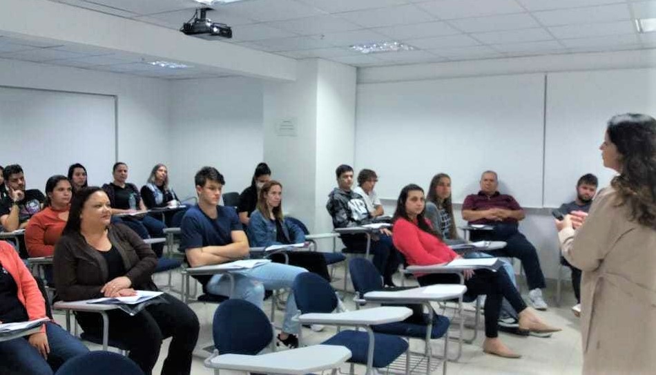  Aula do Curso de Atendimento ao Cliente realizado em julho; as inscrições estão abertas para nova turma